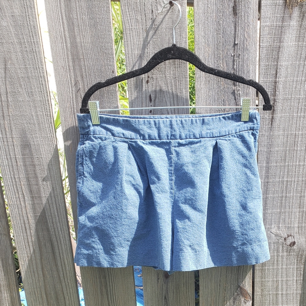 Gap Size 8 Pleated Denim Shorts